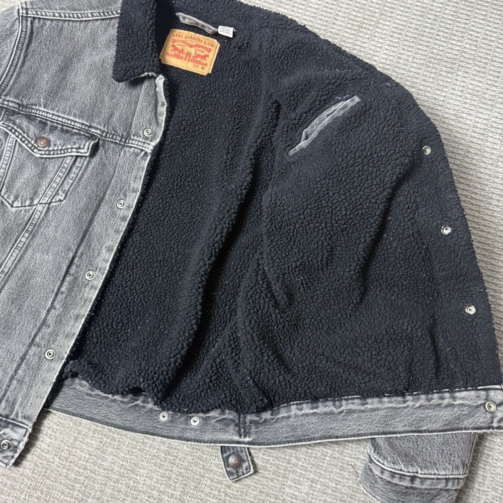 Levi's Men's Vintage Fit Sherpa Trucker Jacket Black Stonewash Medium - Picture 5 of 7